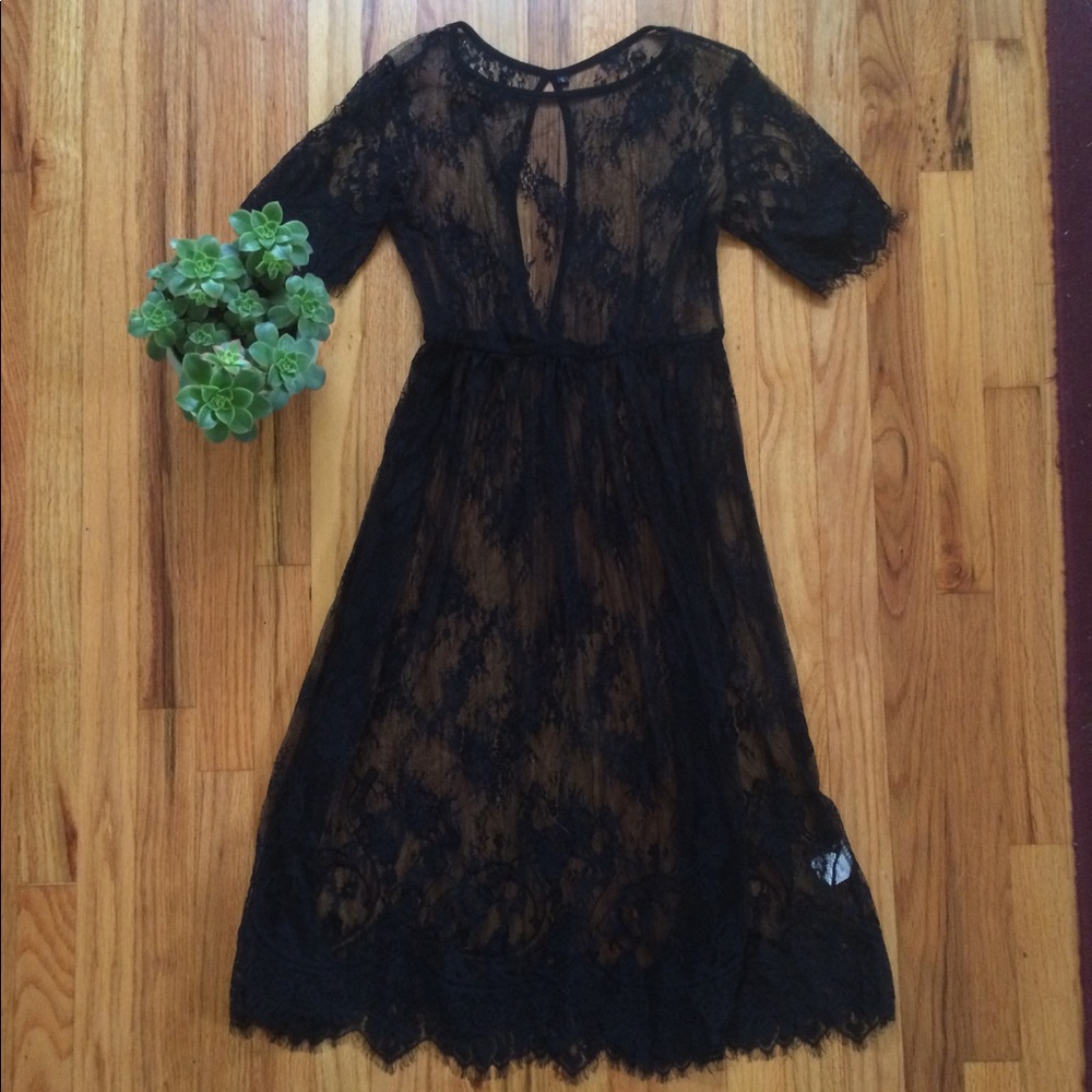 Sheer black lace midi dress - Picture 2 of 4